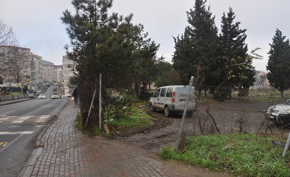 Okul Beklenirken Otopark Oldu