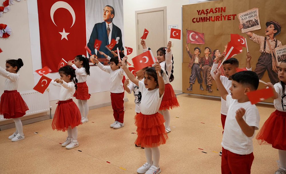 Okullarda 29 Ekim Coşkusu Yaşandi