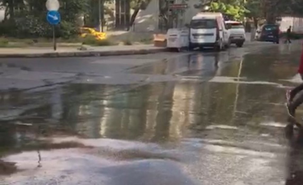 Onlarca Ton Su Boşa Aktı