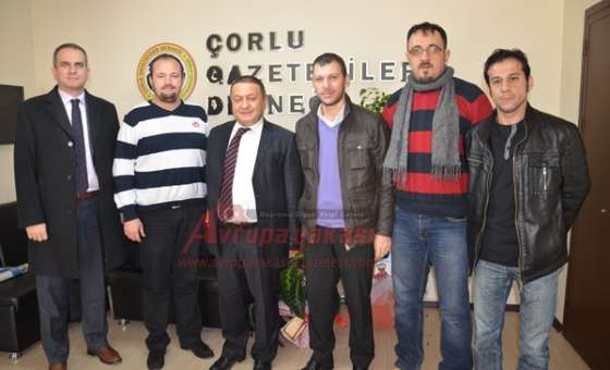 İş Bankası Bölge Müdürü İbrahim Hamarat'tan Çorlu Gazeteciler Derneği'ne Ziyaret - 2