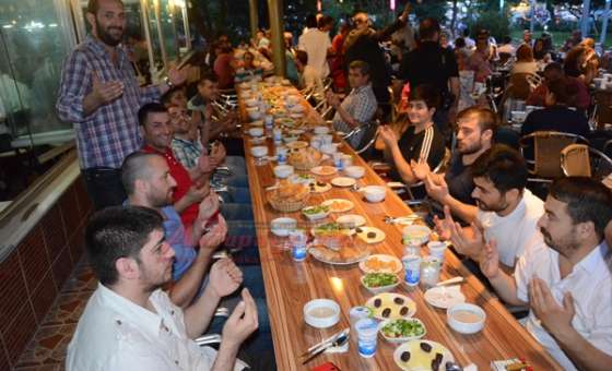 İşadamı Muammer Varol'dan İftar