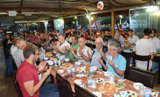 İşadamı Muammer Varol'dan İftar - 2