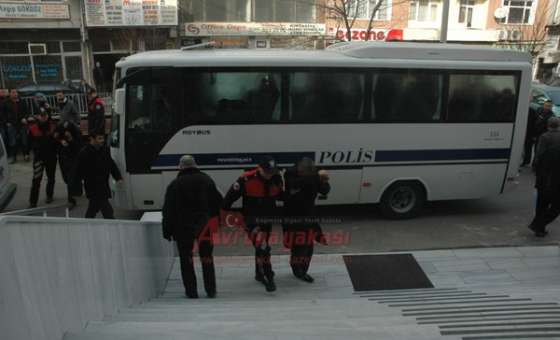 Fuhuş Operasyonunda Gözaltına Alınan 21 Kişi Çorlu Adliyesine Sevk Edildi - 3