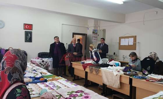 Kaymakam Kızıltoprak Halk Eğitimi Merkezi Kursiyerlerini Ziyaret Etti - 1