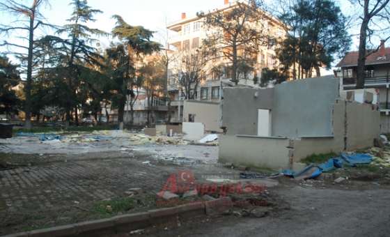 Madde Bağımlılarının Mekanı Haline Gelen Çay Bahçesi Yıkıldı - 4