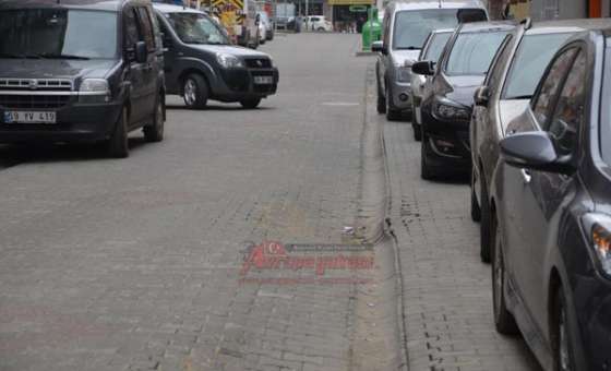 Kilit Parke Taşları Çöktü - 1