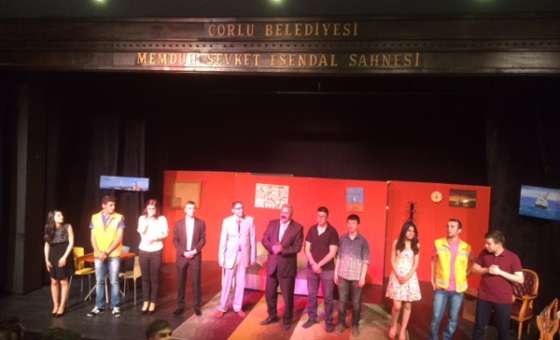 Endüstri Meslek Lisesi Öğrencileri Dokuz Canlı Adlı Tiyatro Oyununu Sahneledi - 1