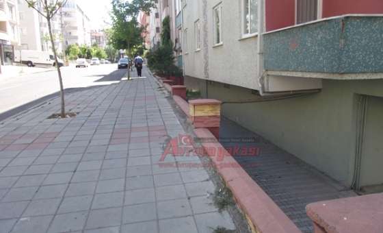 Kaldırım Seviyesinde Kalan İstinat Duvarları Tehlike Oluşturuyor - 1