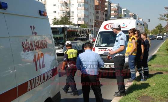 Ambulans Ile Belediye Otobüsü Çarpıştı