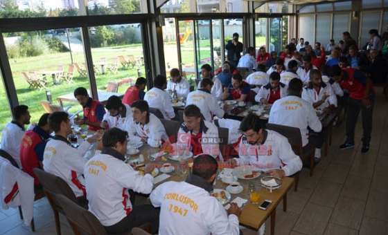 Çorlu Belediye Başkanı Ünal Baysan`dan Çorluspor 1947`ye Destek Ve Moral Kahvaltısı