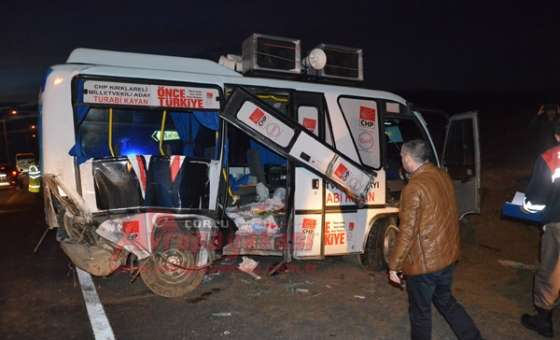 Chp Otobüsü Kaza Yaptı - 1