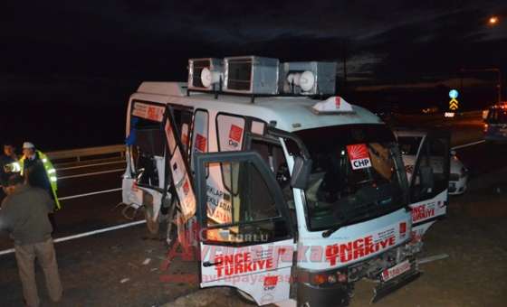 Chp Otobüsü Kaza Yaptı - 3
