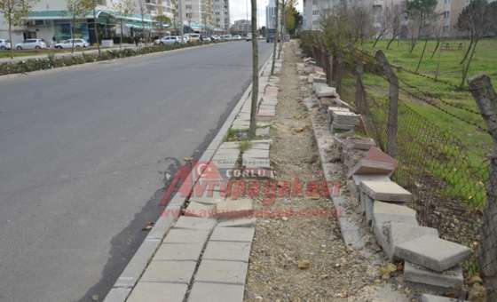 Kaldırımları Kim Yapacak? - 1
