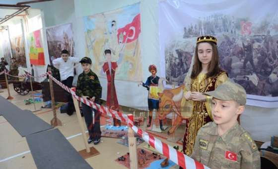 Furtuni Ve İsak Pinhas Ortaokulu Resim Kulübü'nden Çanakkale Sergisi