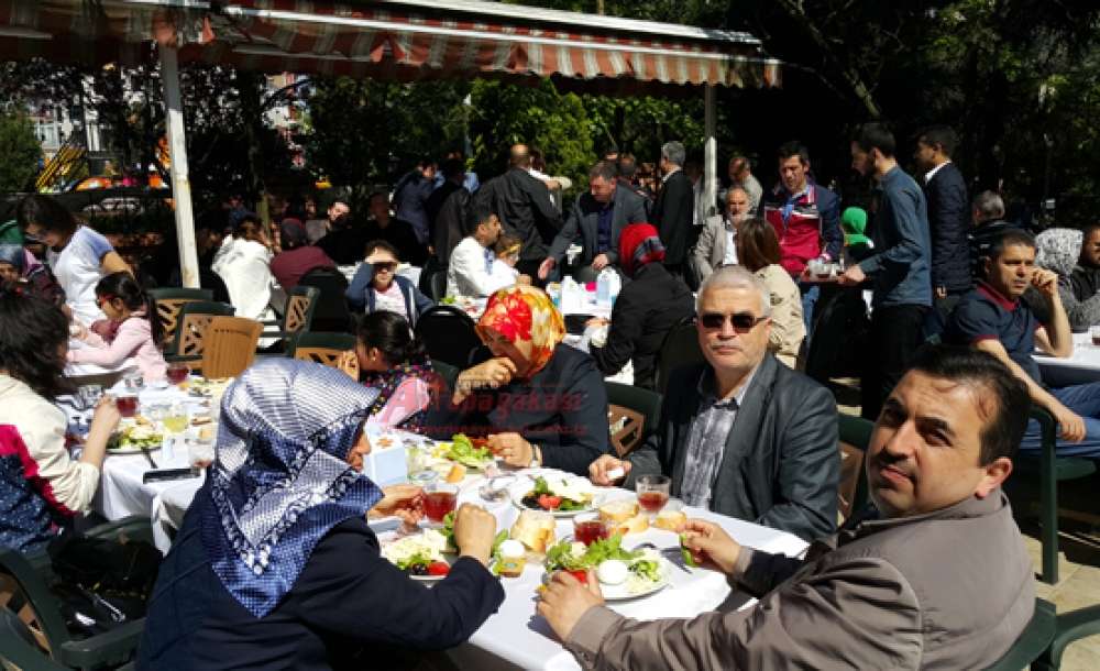 Eğitim Bir – Sen Üyeleri Kahvaltıda Buluştu