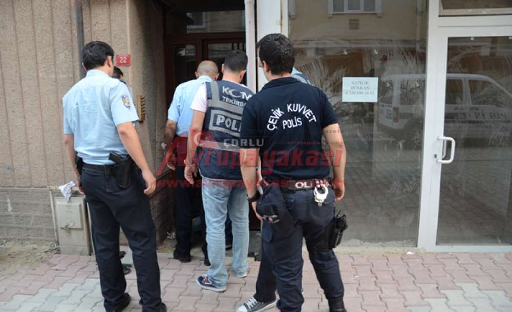 Çorlu Kom Ekipleri Kaçak Sigara Ve Makaron Ele Geçirdi - 1
