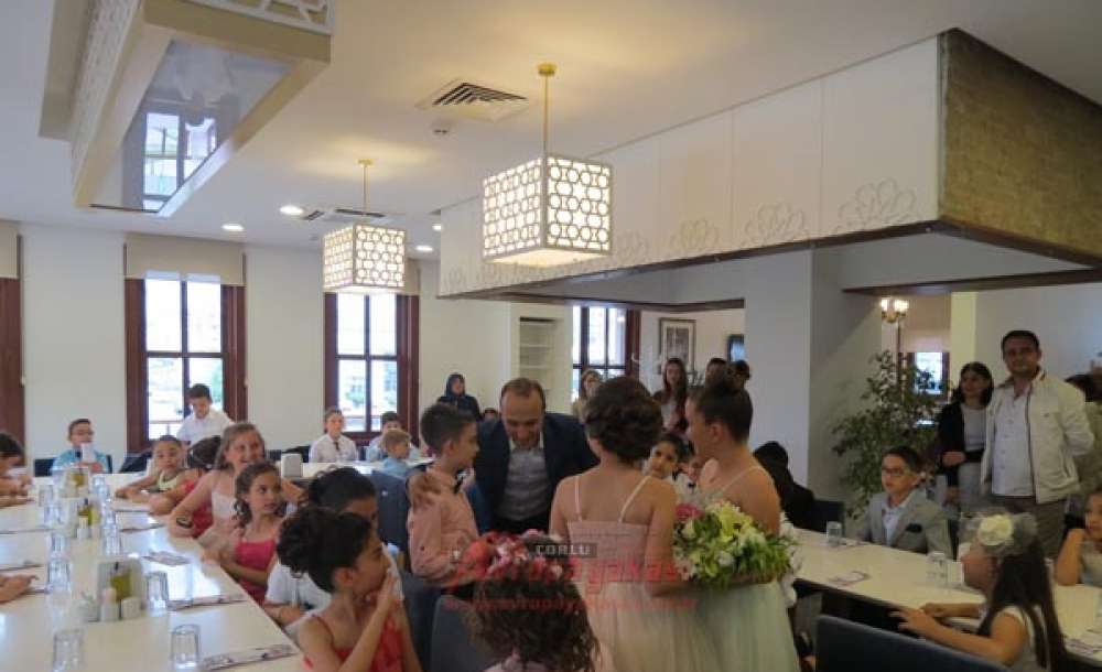 Vehbi Günaştı Öğrencileri Mezuniyeti Kutladı - 1