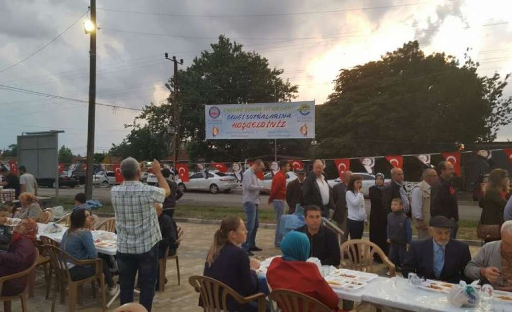 Sevgi Sofraları Devam Ediyor
