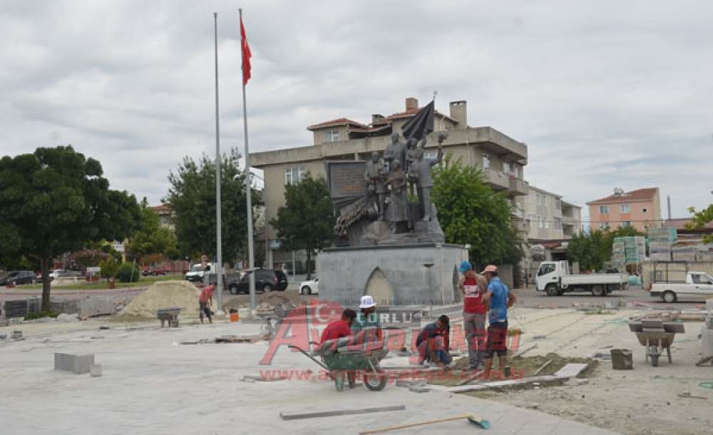 Ergene Atatürk Meydanı'ndan Düzenleme Çalışmaları Sürüyor