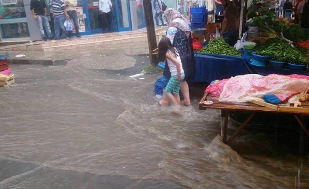 Yağmur Yağdı Çorlu'yu Sel Aldı