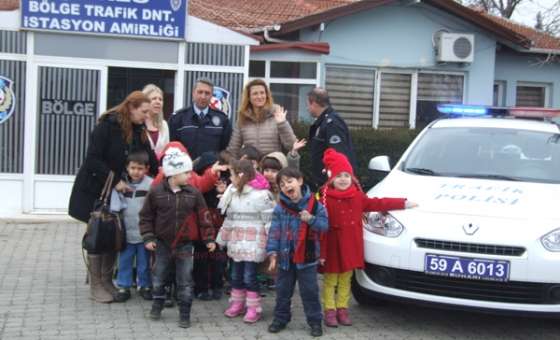 Minik Öğrenciler Trafik Polisi Oldu - 1