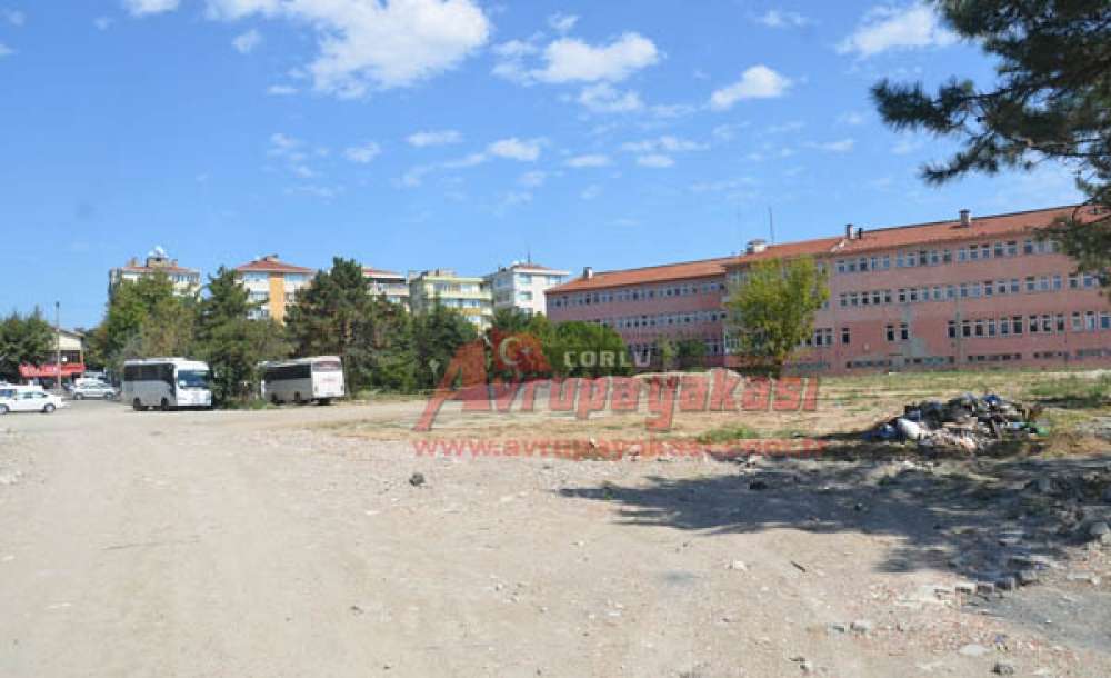 Hastane Bahçesi Çöplüğe Döndü - 1