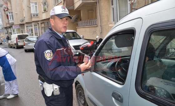 Mandıracı Caddesi'nde 1 Saatte 17 Araca Ceza - 5