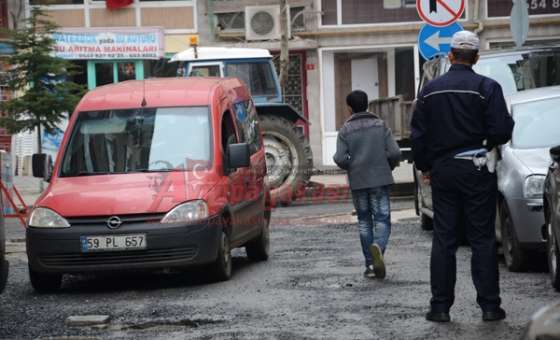 Mandıracı Caddesi'nde 1 Saatte 17 Araca Ceza - 7