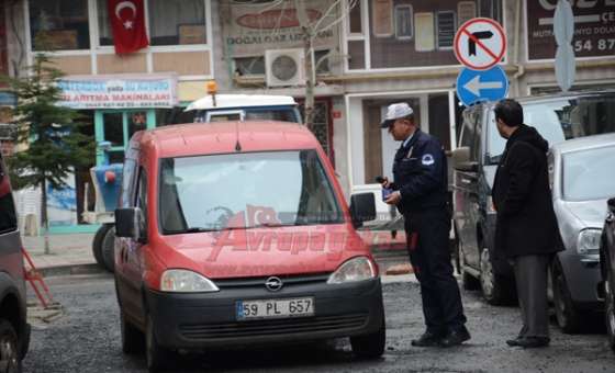 Mandıracı Caddesi'nde 1 Saatte 17 Araca Ceza - 8
