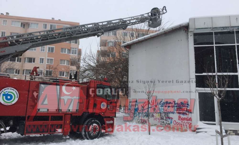 Kediye İtfaiyeci Şefkati - 1