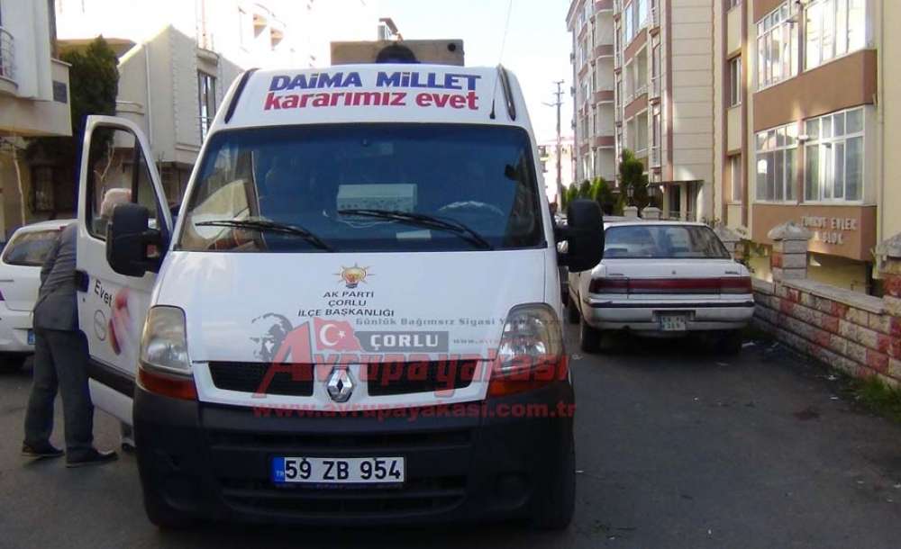 Evet Çalışması Yapan Seçim Aracının Şoförünü Yumrukladılar - 1