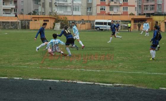 Çorlu Gençlerbirliği`nden Taraftarına Yılbaşı Hediyesi 3 – 0