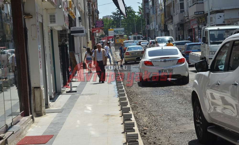 Patron Çıldırdı Esnafın Çalışma Tepkisi “Bayrama 2 Gün Var Hala Toz İçindeyiz” - 1