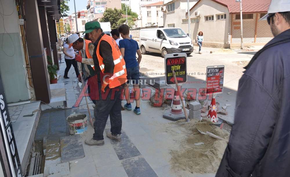 Patron Çıldırdı Esnafın Çalışma Tepkisi “Bayrama 2 Gün Var Hala Toz İçindeyiz” - 2