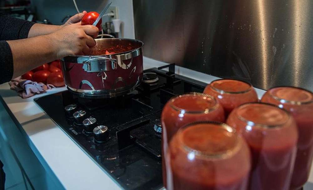 Evde Yapılan Konserve Için Bakteri Uyarısı