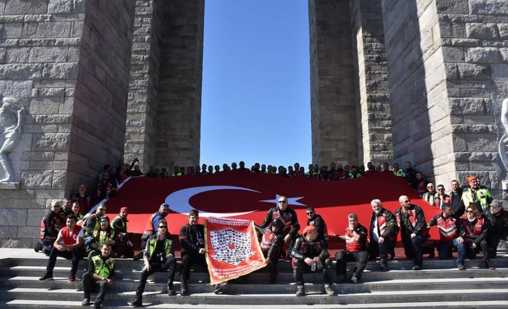 Şehitler İçin Çanakkale'ye Sürdüler - 1