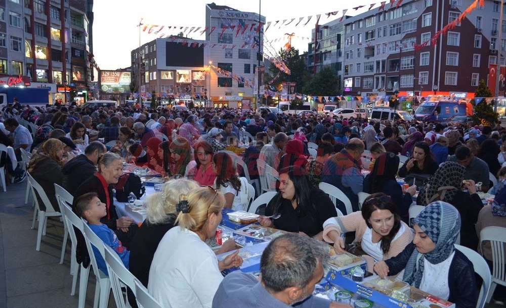 Ak Parti Birlik İftarında Buluştu