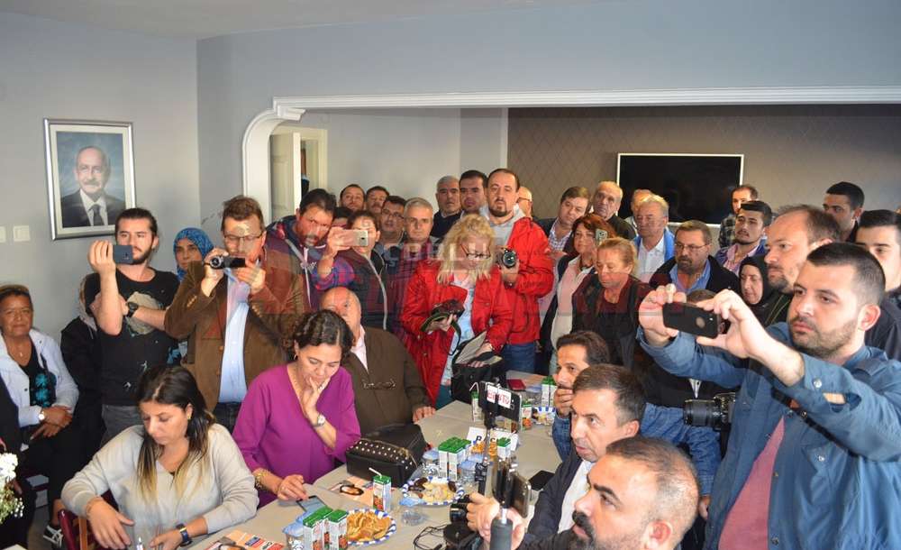 Çorlu'ya Kadın Eli Değmesi İçin Adayım