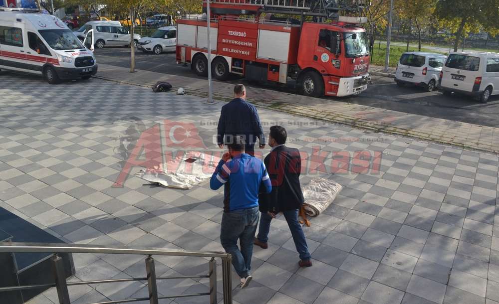Kömür Gelmedi Diye Çatıya Çıktı - 2