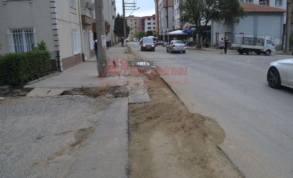 Mahalle Şantiyeye Döndü - 4