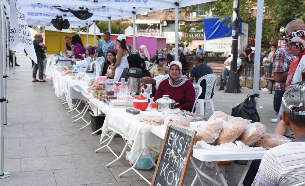 Kermeste Sattıkları Ürünlerle Aile Bütçesine Destek Oluyor - 1