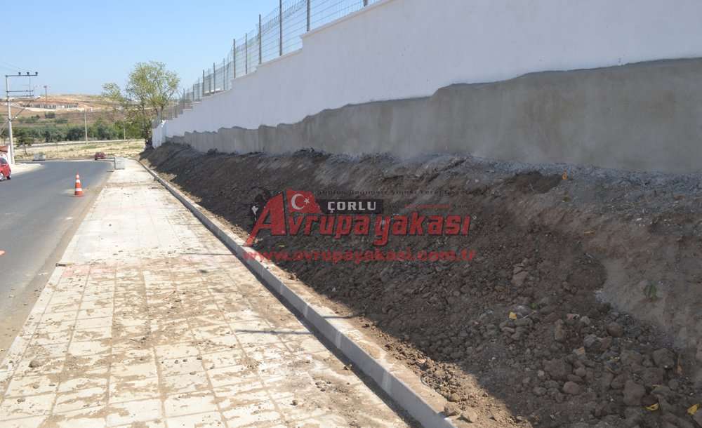 Fatih Caddesi'ndeki Çalışmalar Devam Ediyor