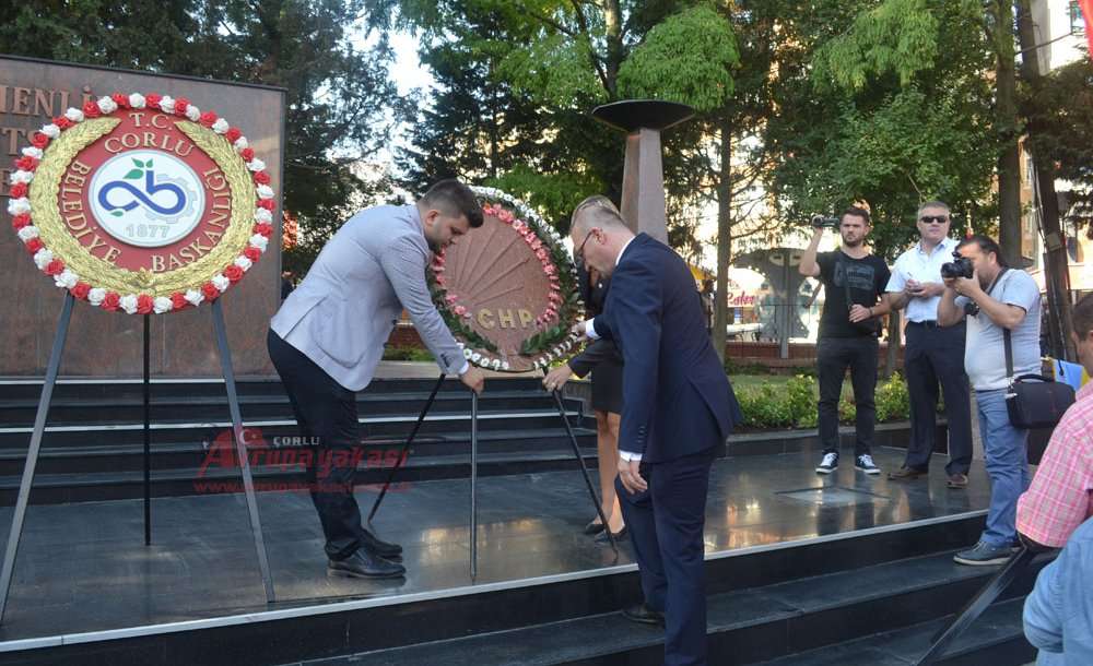 Siyasi Partiler Çelenk Bıraktı - 2