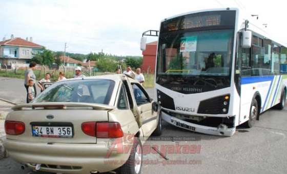 Çorlu`da Kaza 2 Yaralı