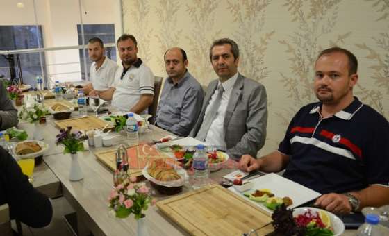 Hismar Et Mangal Çorlu Gazeteciler Derneği Üyelerine Ev Sahipliği Yaptı