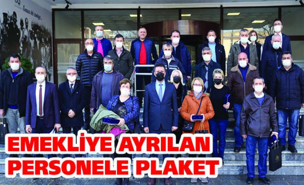 Emekliye Ayrılan Personele Plaket