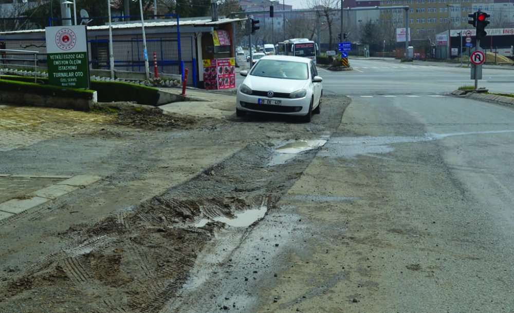 Bölge Esnafı Çamur İçinde Bırakıldı - 1