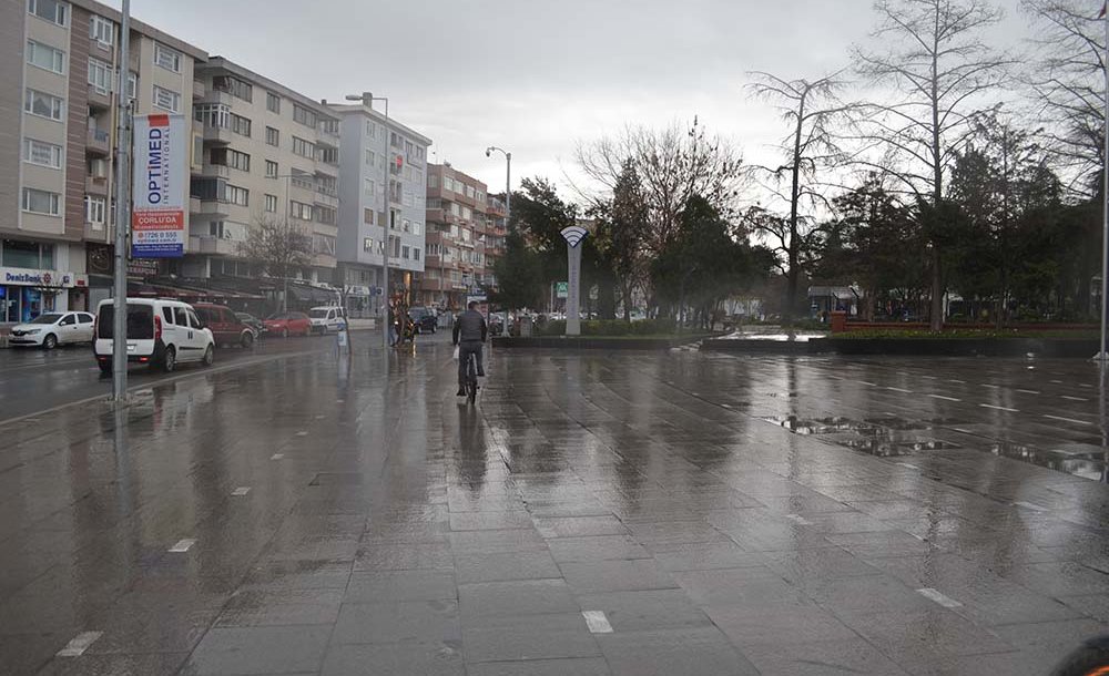 Yağışlı Havalar Etkisini Sürdürecek - 4