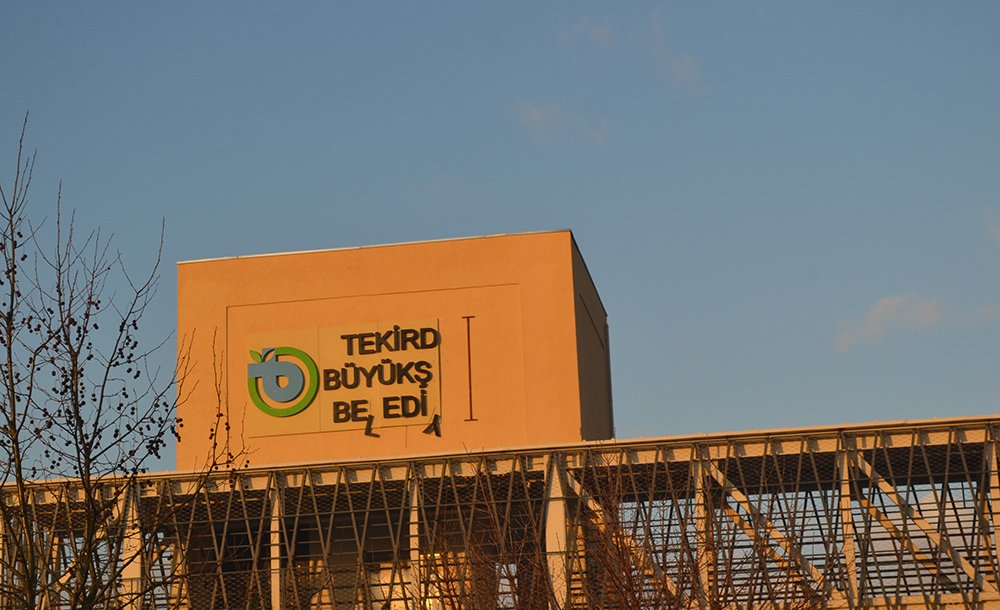 Üst Geçidin Yazıları Düzeltildi - 2