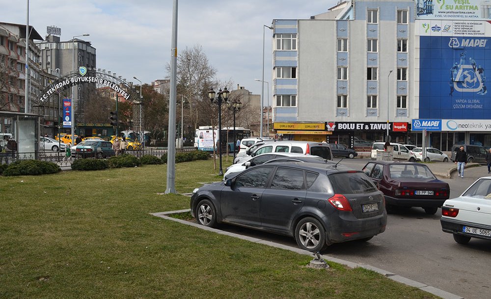 Aydınlatma Direklerini Kırmışlar - 1